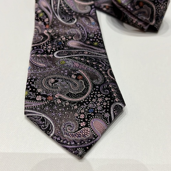 Men's Mauve Paisley Guy Laroche Tie - Picture 2 of 8